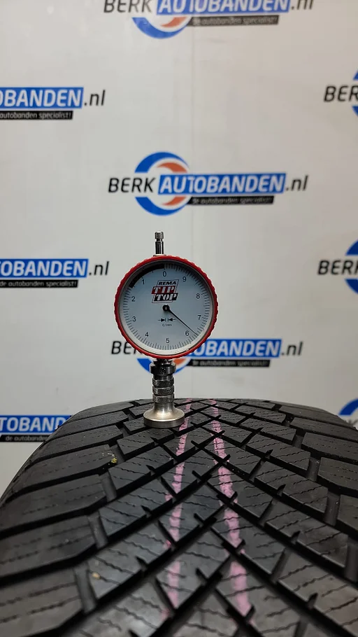 2x Yokohama BluEarth Winter V906 225/50 R18 95V 225/50/18 2255018 (Prijs = 2 banden)