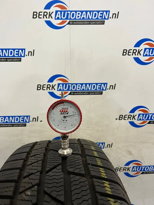 2x Continental Winter Contact TS830P 215/55 R18 99V 215/55/18 2155518 (prijs = 2 banden)