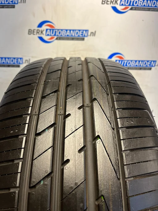2x Hankook Ventus S1 Evo2 (DEMO) 235/50 R19 99V 235/50/19 2355019 (prijs = 2 banden)