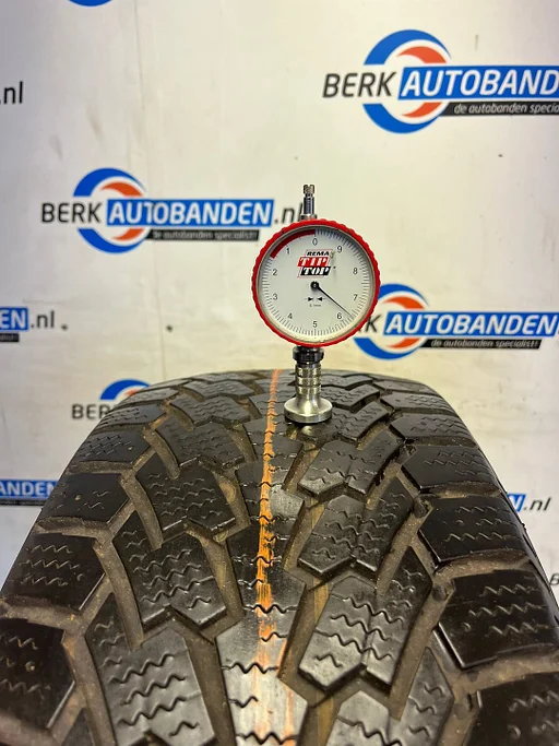 2x Nexen WinGuard P255/70 R15 108T 255/70/15 P2557015 (prijs = 2 banden)
