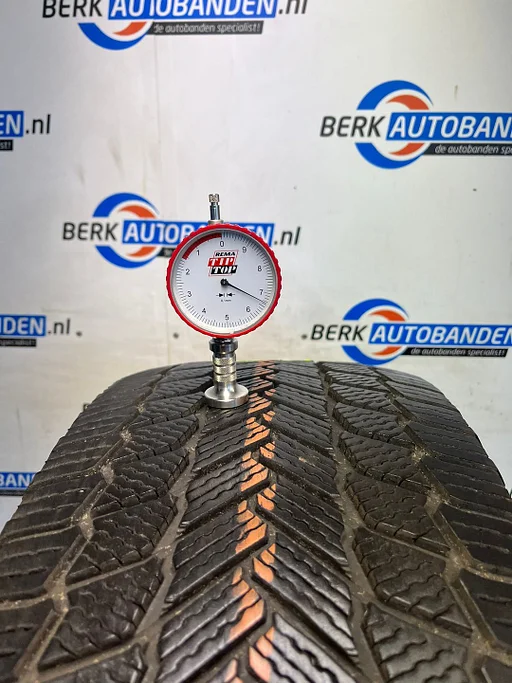2x Michelin X-ICE Snow 235/50 R20 104T 235/50/20 2355020 (prijs = 2 banden)