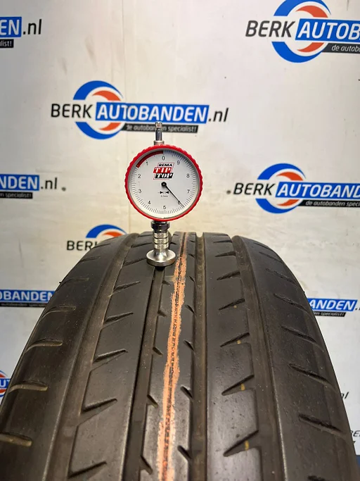 2x Toyo R37 225/55 R18 98H 225/55/18 2255518 (prijs = 2 banden)