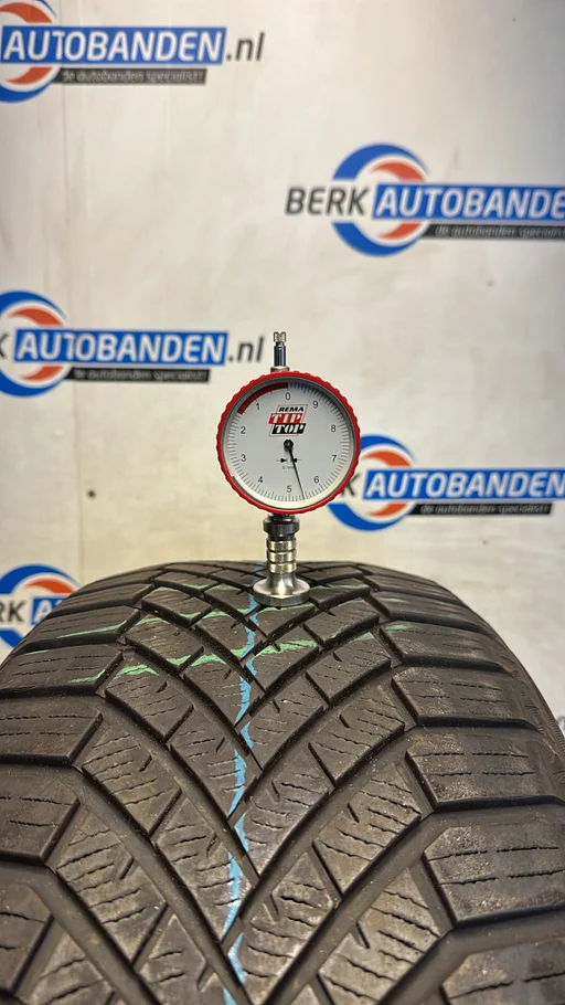 2x Yokohama BluEarth Winter V905 225/50 R18 95V 225/50/18 2255018 (Prijs = 2 banden)