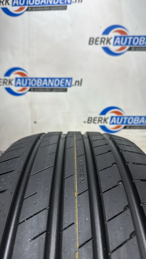 4x Nexen NFera Sport SU2 * MO (DEMO) 225/55 R18 102Y 225/55/18 2255518 (prijs = 4 banden)