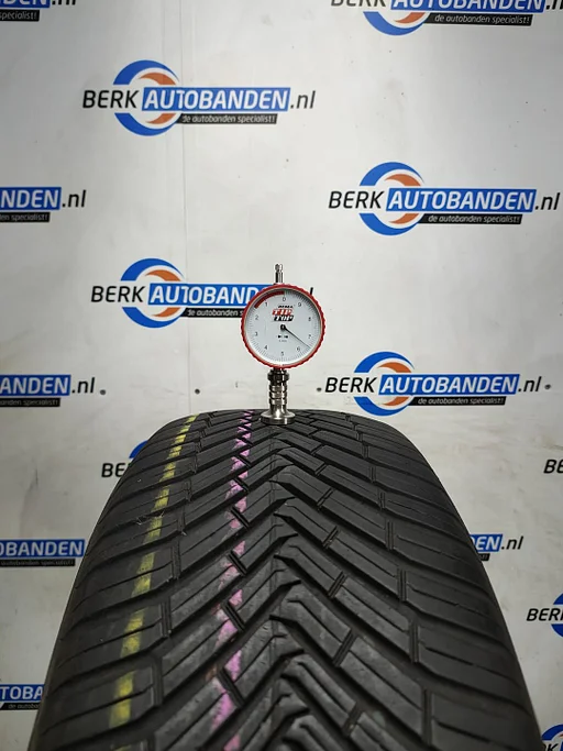 2x Continental All Seasoncontact 235/60 R17 102H 235/60/17 2356017 (prijs = 2 banden)