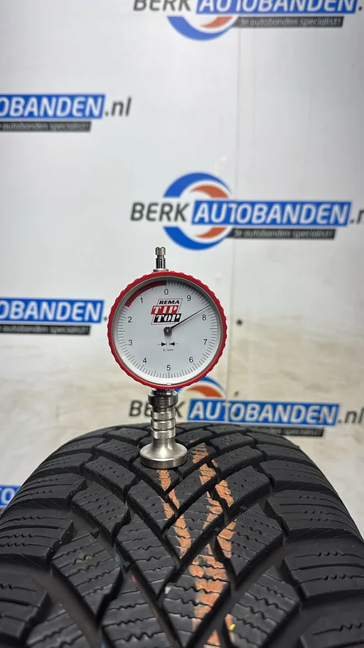2x Continental Wintercontact TS860 205/65 R15 94T 205/65/15 2056515 (Prijs = 2 banden)