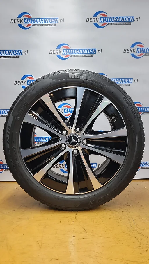 Originele 18 Inch Mercedes breedset E Klasse met winterbanden (W213 / S213 / C238 / A238)