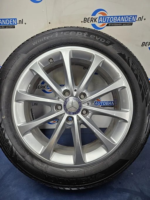 Originele Mercedes winterset 17 inch 5x112x66.6 ET44 6.5J ( W177 / W247 / C118 )