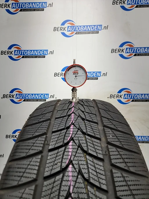 2x Minerva Frostrack UHP XL 245/45 R20 103V 245/45/20 2454520 (prijs = 2 banden)