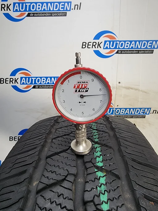 4x Continental Vancontact Winter 215/60 R17C 109/107T 215/60/17C 2156017C (prijs = 4 banden)