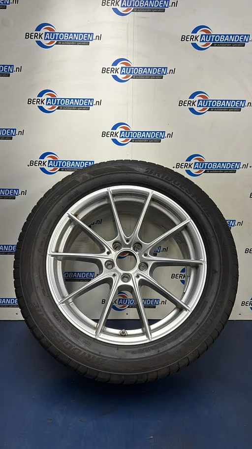 Orginele 18 inch Mercedes Winterset 5x112 66.6 ET37.5 8J 255/50/18 Bridgestone Winterbanden