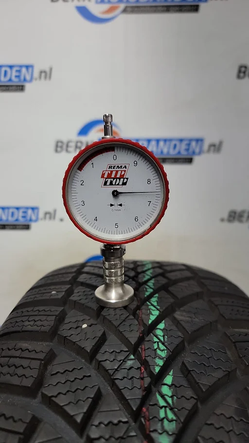 4x Bridgestone Blizzak LM005 215/70 R16 100T 215/70/16 2157016 (prijs = 4 banden)