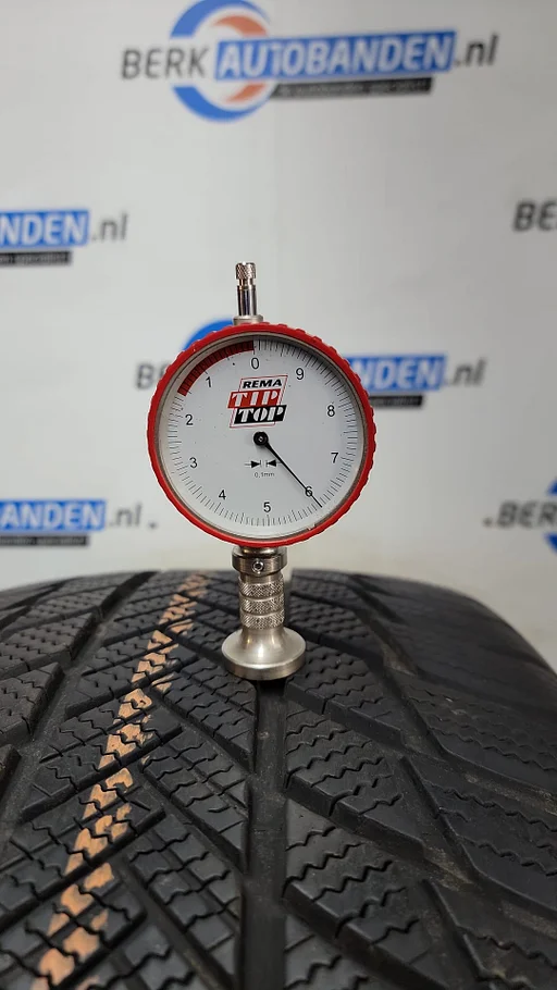 2x Bridgestone Blizzak LM001 (RFT) 275/45 R20 110V 275/45/20 2754520 (prijs = 2 banden)