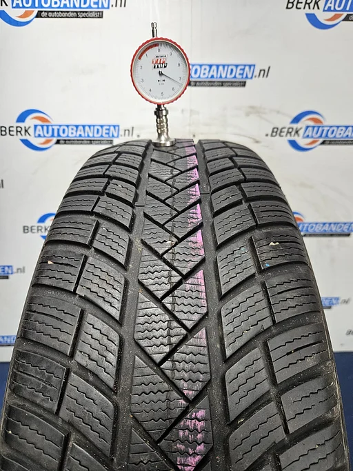 2x Vredestein Wintrac Pro 235/60 R18 107H 235/60/18 2356018 (prijs = 2 banden)