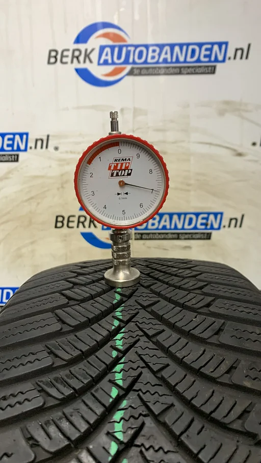 2x Hankook Winter Icept RS2 195/50 R15 82H 195/50/15 1955015 (prijs = 2 banden)