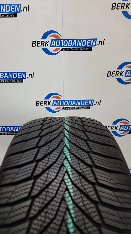2x Nexen Winguard Sport 2 WU7 XL (DEMO) 235/45 R18 98V 235/45/18 2354518 (prijs = 2 banden)