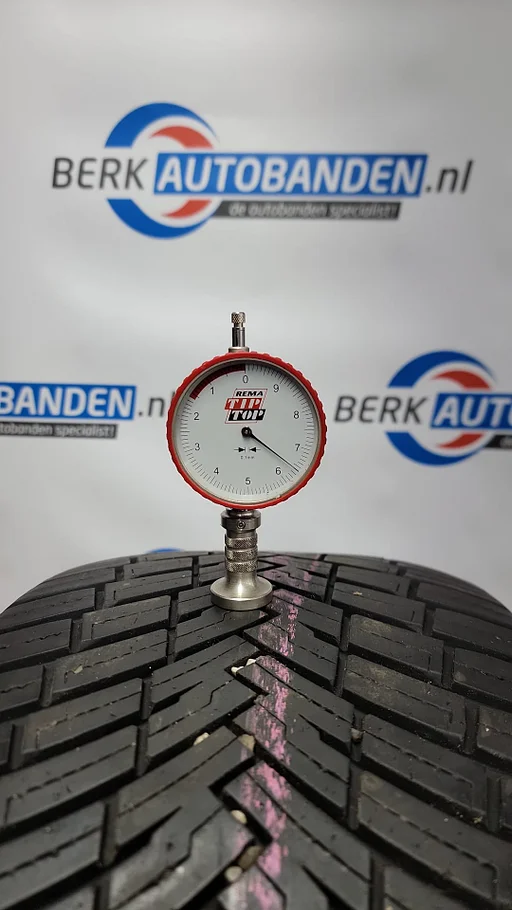 2x Pirelli Scorpion All Season SF2 ELT 255/45 R19 104H 255/45/19 2554519 (prijs = 2 banden)