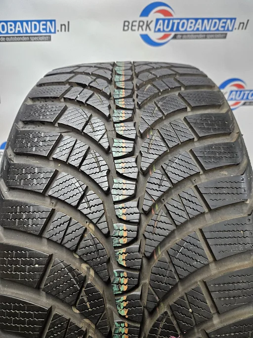 4x Kumho Wintercraft WP71 XL (DEMO) 255/35 R19 96V 255/35/19 2553519 (prijs = 4 banden)