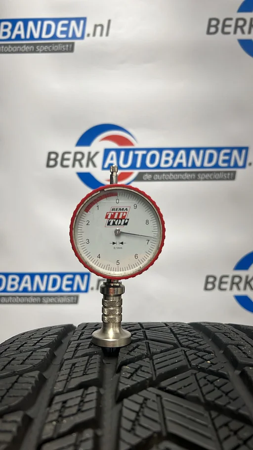 4x Pirelli Scorpion Winter XL (J LR) 265/40 R22 106W 265/40/22 2654022 (prijs = 4 banden)