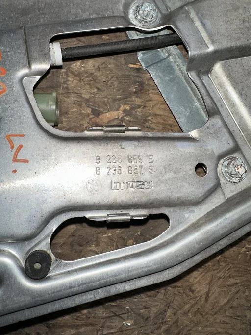 Raammechanisme links voor BMW 5 serie E39 - 8236859