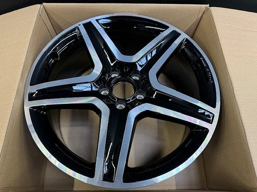A1564010600 7X23 W156 GLA AMG Velg