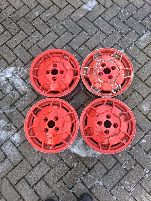 Te koop Saab 900 velgen set