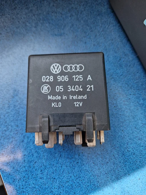 Relais 177 VW Audi 028906125A
