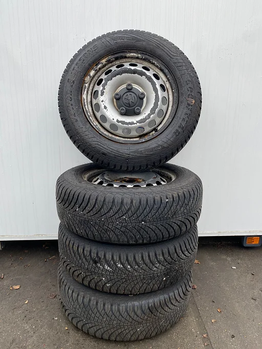 Volkswagen Caddy Golf 5 6 7 8 195-65-15 5x112 - Set 20.20