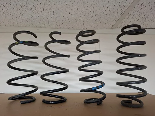 Originele gebruikte set veren Ford Fiesta 1.0/1.6Ti/1.4-1.5-1.6TDCi 09/2008-04/2017