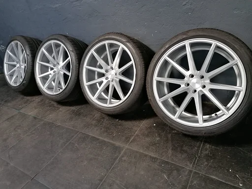 5-6mm! Audi RS6 4K C8 Vossen VFS-1 21 inch velgen 5x112 zomerbanden 275/35ZR21 Pirelli