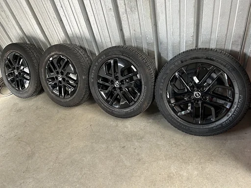 7-8mm! Originele Opel Vivaro 17 inch zwarte velgen 5x114,3 zomerbanden 215/60R17C Dunlop