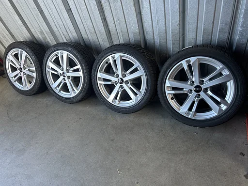 6mm! Originele Audi A3 17 inch velgen 5x112 winterbanden 215/45R17 Petlas