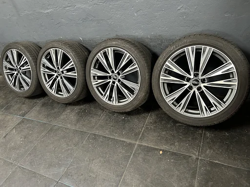 6mm! Originele Audi Q3 83A S-Line 20 inch antraciete velgen 5x112 zomerbanden 255/40R20 Bridgestone