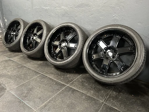 7mm! Porsche Cayenne Work Wheels LS-606 22 inch zwarte velgen 5x130 TPMS zomerbanden 285/35R22 Toyo