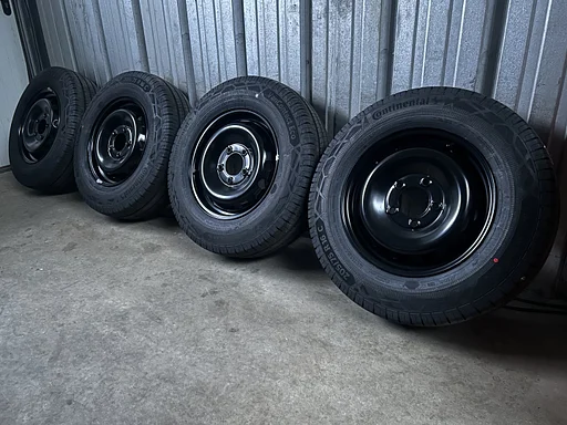 Nieuwe originele Renault Master Facelift 2024 16 inch zwarte stalen velgen 5x130 TPMS zomerbanden 205/75R16C Goodyear