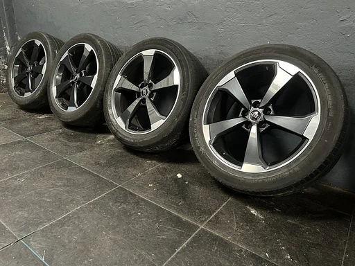 Originele Audi Q5 SQ5 80A Audi Sport 20 inch zwart rotor velgen 5x112 zomerbanden 255/45R20 Michelin