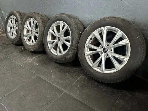 6.5mm! Originele Audi Q3 F3 83A 18 inch velgen 5x112 AllSeasonBanden 235/55R18 Goodyear
