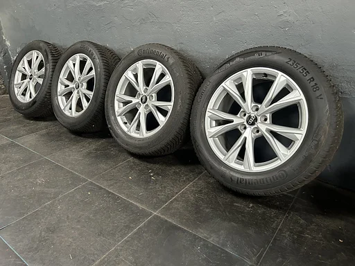 6mm! Originele Audi Q3 F3 83A 18 inch velgen 5x112 zomerbanden 235/55R18 Goodyear