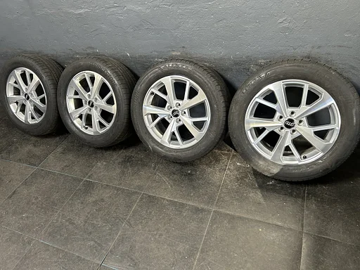 Originele Audi Q3 F3 83A 18 inch velgen 5x112 zomerbanden 235/55R18 Bridgestone
