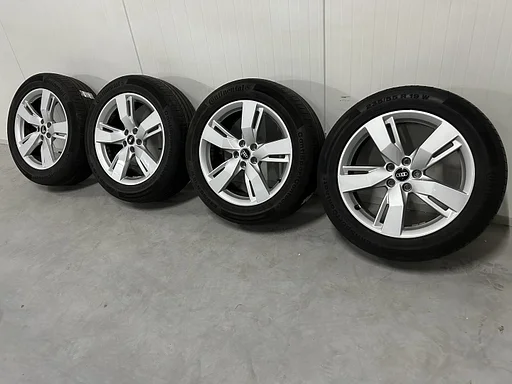 Originele Audi Q5 80A 19 inch velgen 5x112 zomerbanden 235/55R19 Continental