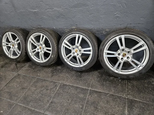 Originele Porsche Panamera 970 Turbo II 20 inch breedset velgen 5x130 TPMS winterbanden 255/40R20 Continental