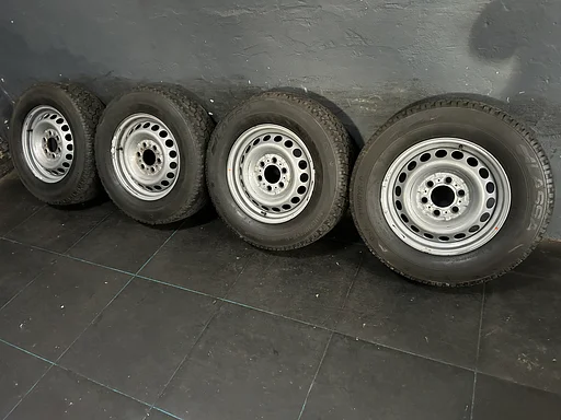 8-9mm! Originele Mercedes Sprinter B907 B910 16 inch stalen velgen 6x130 allseasonbanden 235/65R16C Lassa