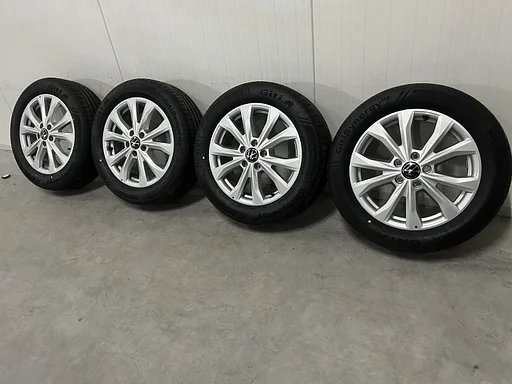 Nieuwe originele VW Caddy 2K7 Barahona 17 inch velgen 5x112 zomerbanden 215/55R17 Giti