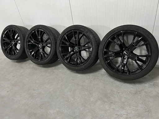 VW Transporter T5 GP T6 T6.1 T7 Multivan Bulli GMP Gunner 20 inch zwarte velgen 5x120 zomerbanden 275/35R20 Bridgestone