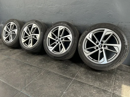 6mm! Originele Audi Q3 SQ3 F3 83A Audi Sport 19 inch antraciete velgen 5x112 zomerbanden 255/45R19 Continental