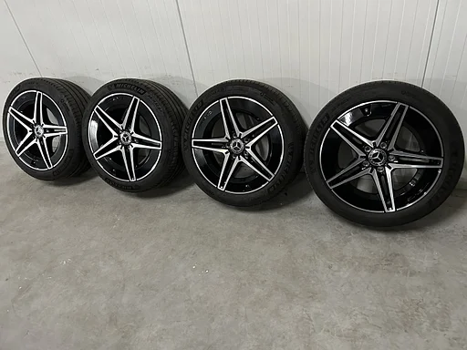 6.5mm! Originele Mercedes AMG C300E Hybrid W206 18 inch breedset zwarte velgen 5x112 TPMS zomerbanden 225/45R18 Michelin