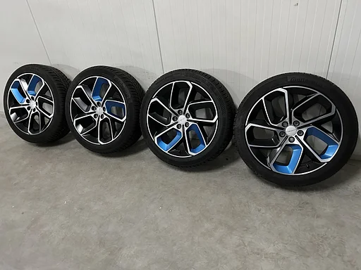 8mm! Originele Lynk & Co 20 inch zwarte velgen 5x108 winterbanden 235/45R20 Continental