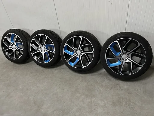 8mm! Originele Lynk & Co 20 inch zwarte velgen 5x108 winterbanden 235/45R20 Continental