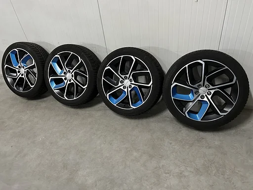 7-8mm! Originele Lynk & Co 20 inch zwarte velgen 5x108 winterbanden 235/45R20 Continental