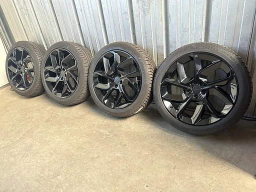 8mm! Originele Lynk & Co 20 inch zwarte velgen 5x108 winterbanden 235/45R20 Continental